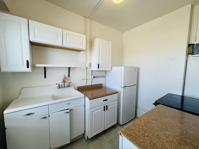 RH Blackstone — Photo 6