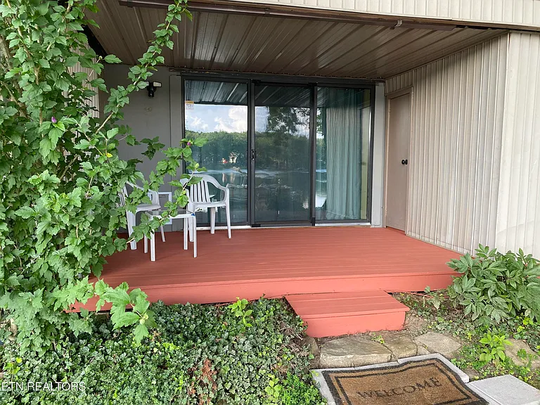 6 Lakeshore Ct #97 — Photo 5