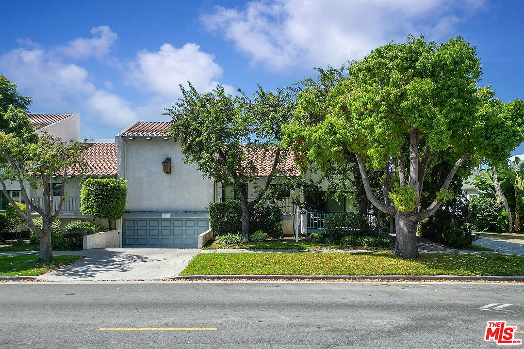 2 bed, 2.0 bath, 927 sqft, $4,450 — Photo 1