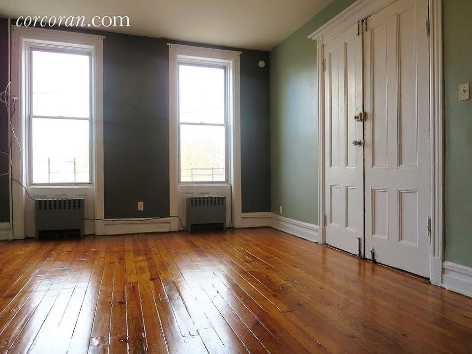 1st image of 1876 Bergen St #Parlor