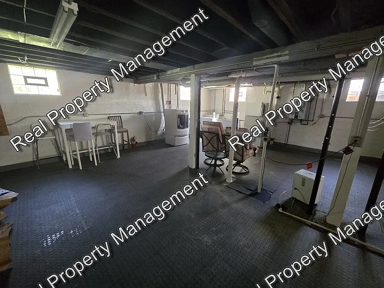 822 Jefferson St — Photo 13