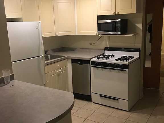 3rd image of 1616 N Paulina St