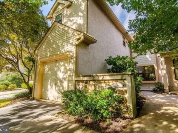 216 Mansion House Dr #103D, West Chester, PA 19382