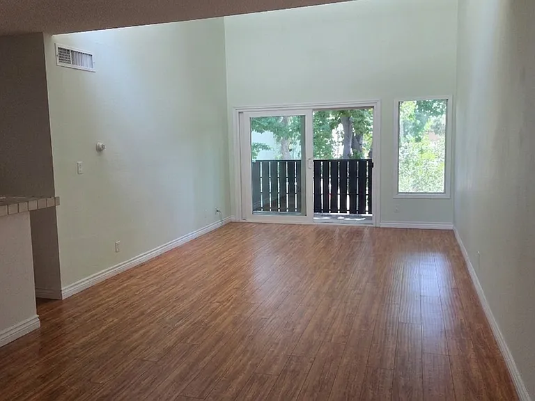18645 Hatteras St #206 — Photo 10