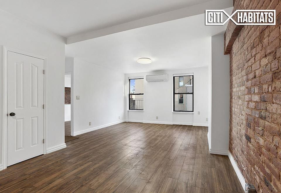2nd image of 928 Manhattan Ave #1