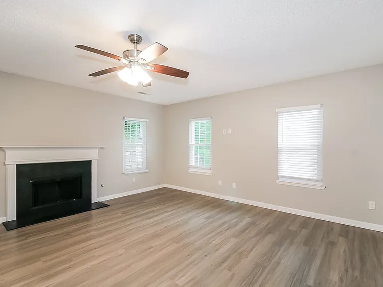 7210 Mahogany Dr — Photo 10