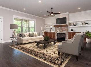 109 NW Highland Rd, Bentonville, AR 72712