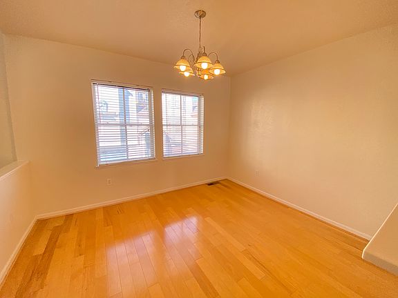 5th image of 32 Creekside Ln