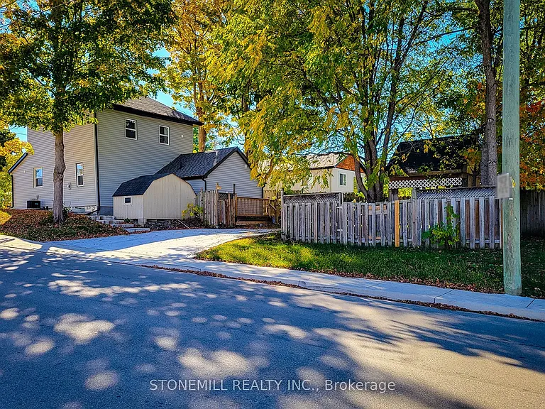727 College Ave — Photo 15