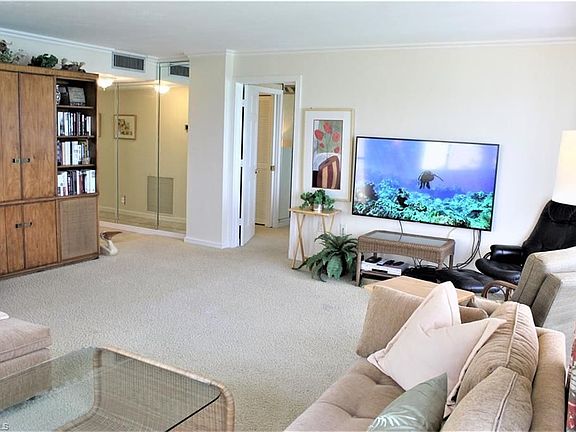 4th image of 25900 Hickory Blvd APT 607