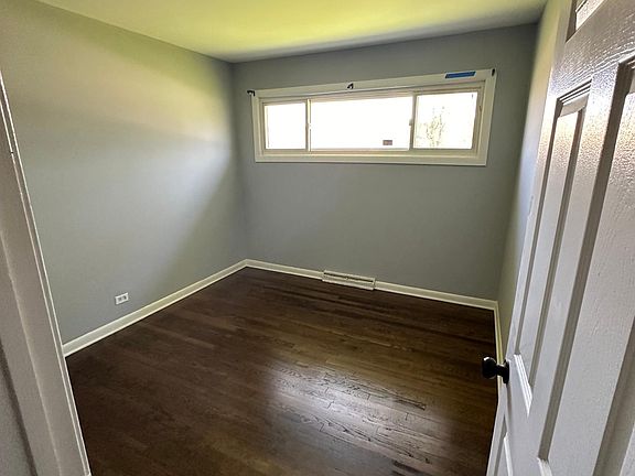 5th image of 2813 Oxford Dr N