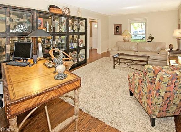 2nd image of 20584 Beaconsfield Blvd