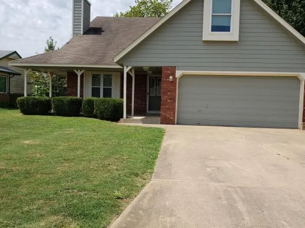2103 S Missouri Pl, Claremore, OK 74019