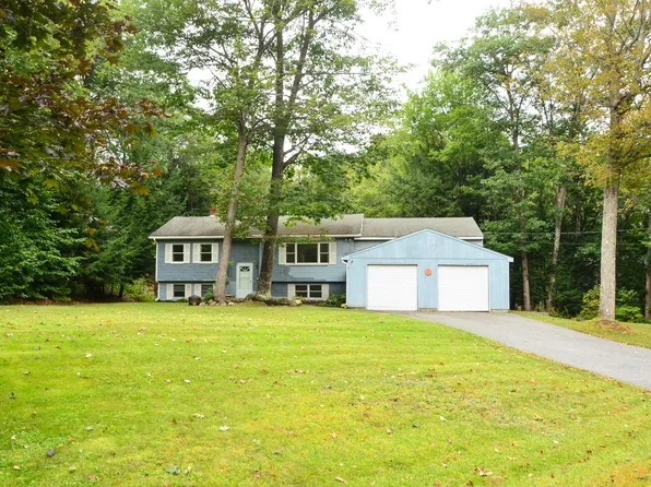 17 Pamela Drive, Winthrop, ME 04364