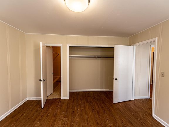 4th image of 815 Race St APT 4