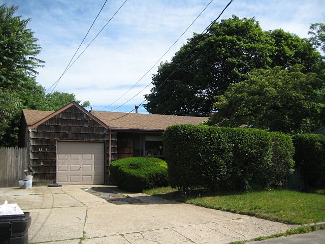 2nd image of 11 Cedar St