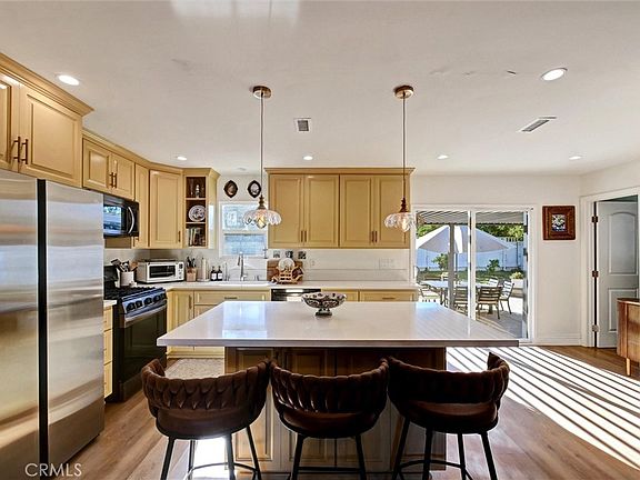4th image of 227 Oak Pl