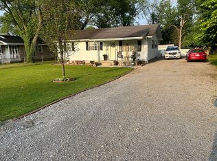 1208 S Oak St, Harrisburg, IL 62946