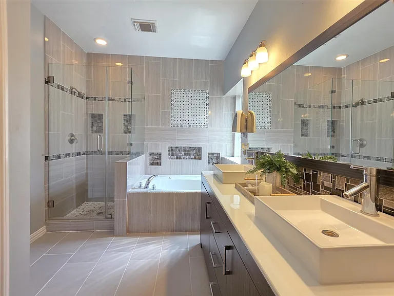 10038 Barr Lake Dr — Photo 18