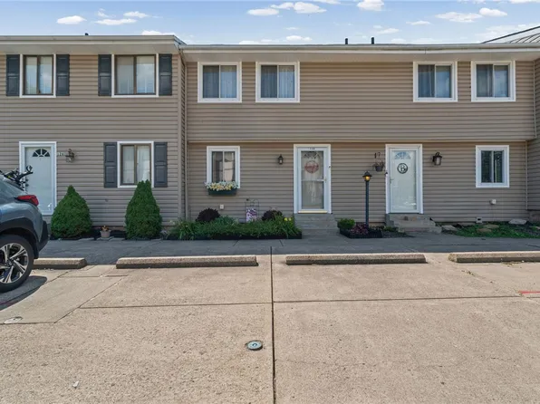 128 Arrowood Dr, Cranberry Township, PA 16066