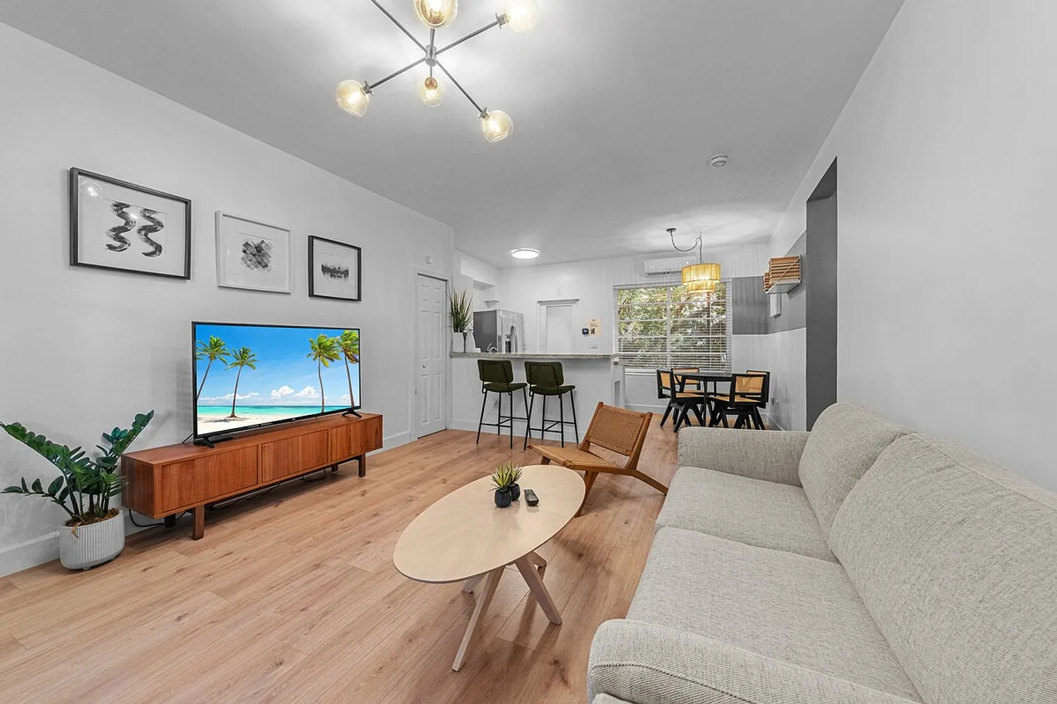 4 bed, 3.0 bath, 1754 sqft, $18,836 — Photo 2
