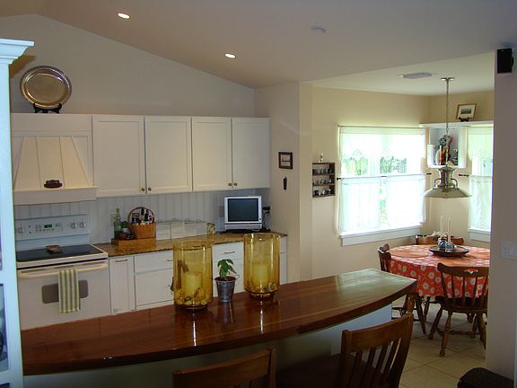 Kitchen/Breakfast Nook