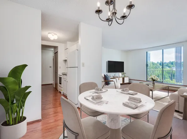 9595 Erickson Dr #1105, Burnaby, BC V3J 7N9