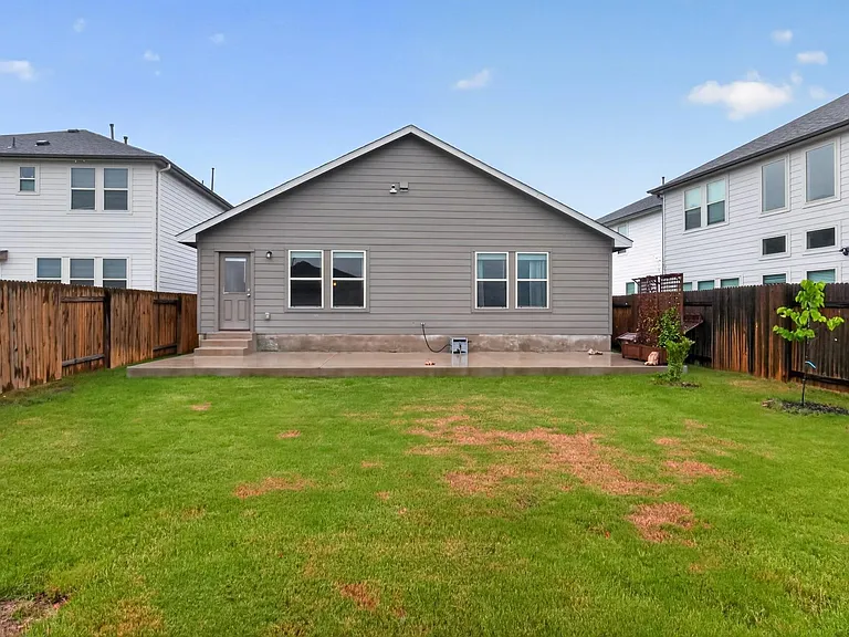 105 Greenway Dr — Photo 12