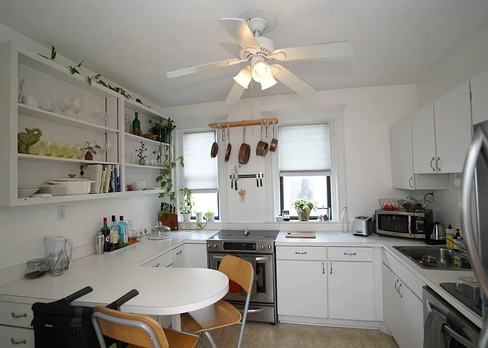 1038 Beacon St #401