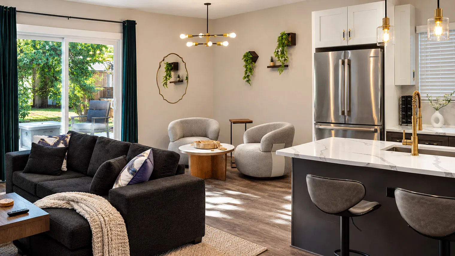 2 bed, 2.0 bath, 1194 sqft, $6,038 — Photo 1