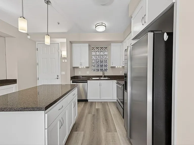 800 N 8th St #103 — Photo 3
