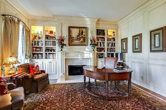 2nd image of 772 Sinclair Cir