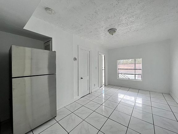 3rd image of 177 NE 50th St #169-3