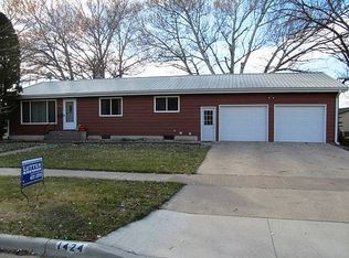 1424 S Main St, Redfield, SD 57469