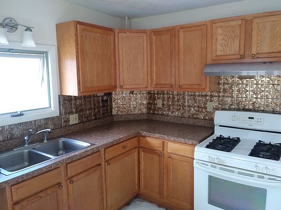 2nd image of 92 East Ave