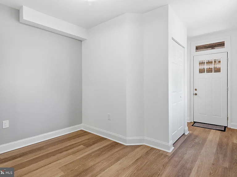 20 E 7th St — Photo 9