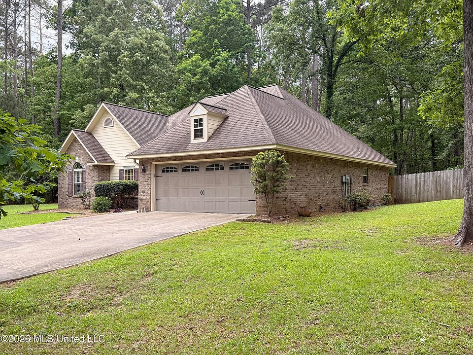 1st image of 93 Timber Ridge Ln SE