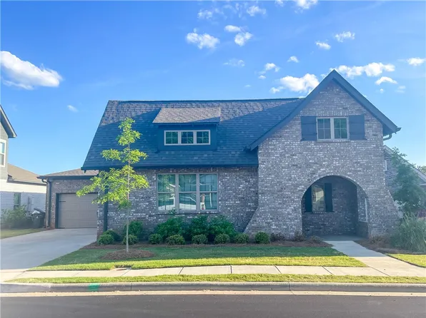 807 Clear Spring Dr, Auburn, AL 36830
