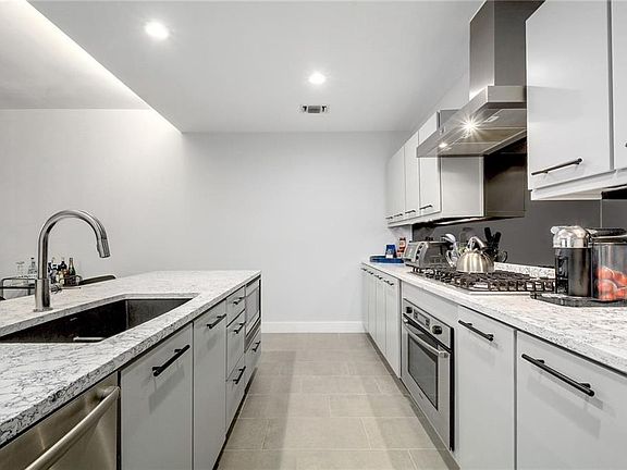 5th image of 210 Lee Barton Dr Unit 519