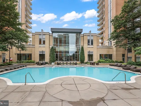 11990 Market St Unit 704, Reston, VA 20190