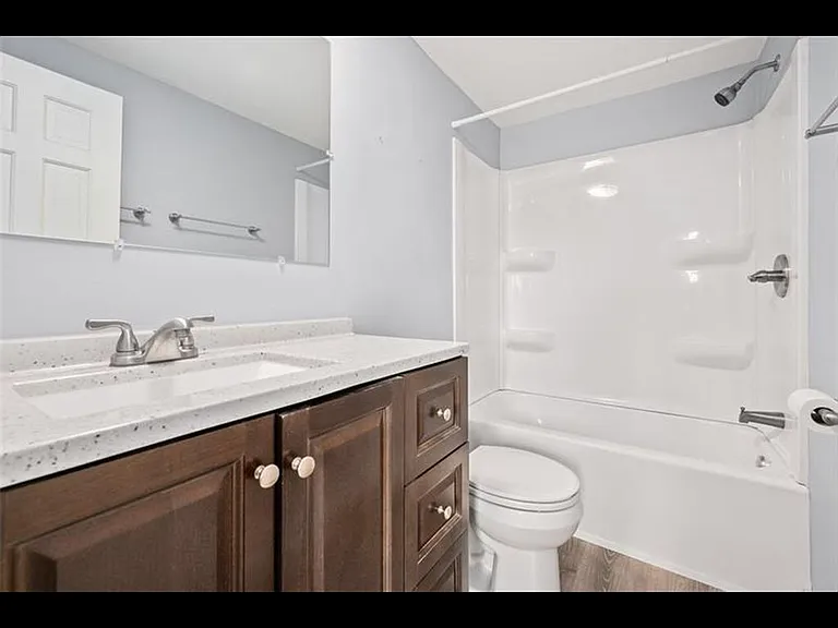 6412 Howe St #1 — Photo 29