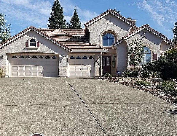 1st image of 4744 Corona Cir