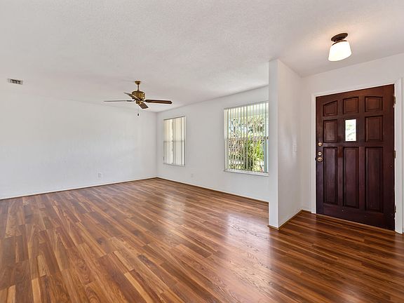 3rd image of 24 Brookwood Dr