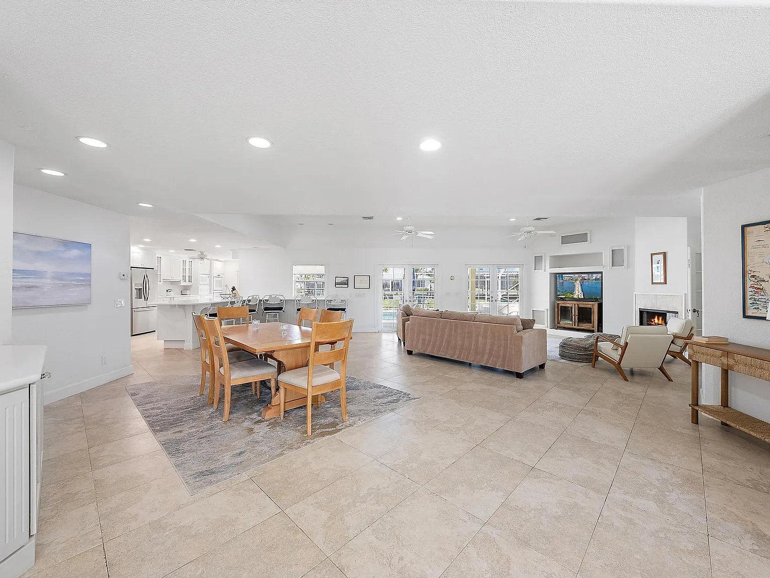 4 bed, 3.5 bath, 4171 sqft, $10,500 — Photo 4