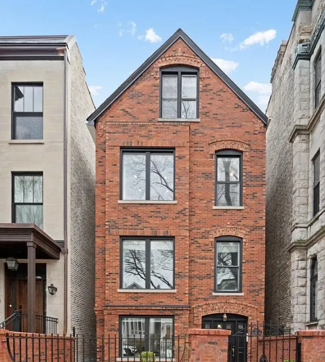 1121 W Drummond Pl #3