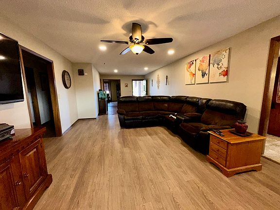 3rd image of 2619 Coachman Ln