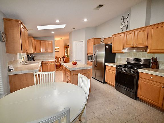 KITCHEN ALT VIEW.