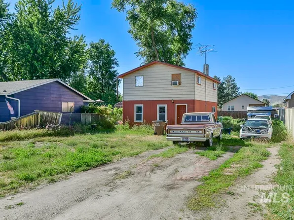 617 E 5th St, Emmett, ID 83617