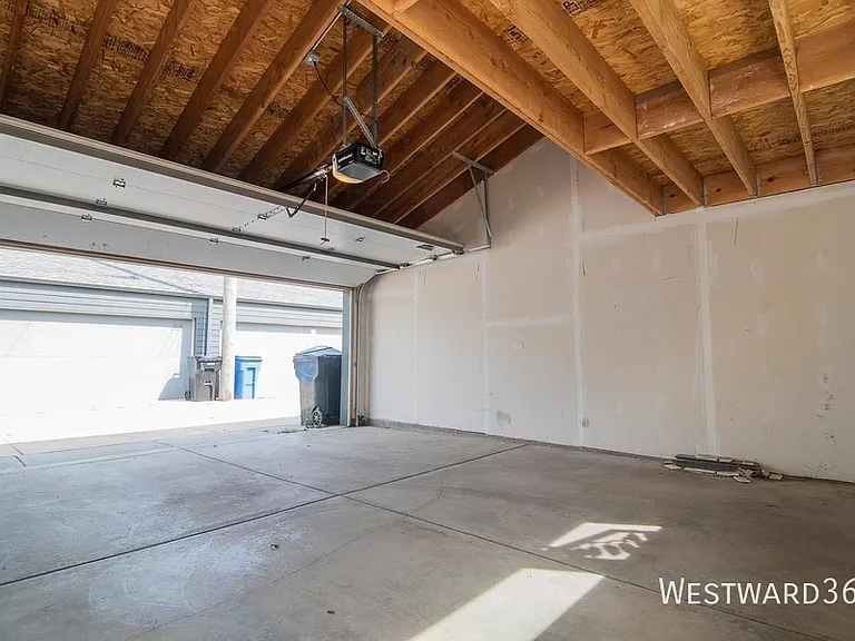 2651 N Hamlin Ave #20 — Photo 17