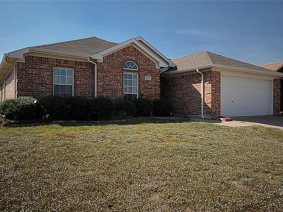 3rd image of 6914 Meadow Bend Dr